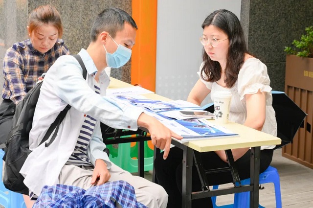 成都市首個(gè)就業(yè)服務(wù)小站——錦官新城就業(yè)服務(wù)小站密集推出“百日萬(wàn)企”系列招聘活動(dòng) 第2張